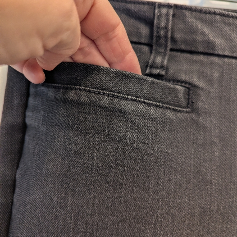 Banana Republic Limited Edition Black Flare Leg Petite Denim Jeans Sz 29/8P GUC - Picture 4 of 15